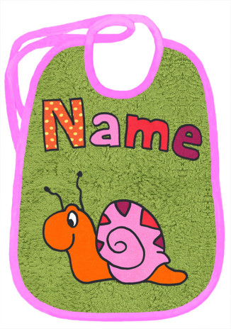 Rasende Schnecke auf moosgrün